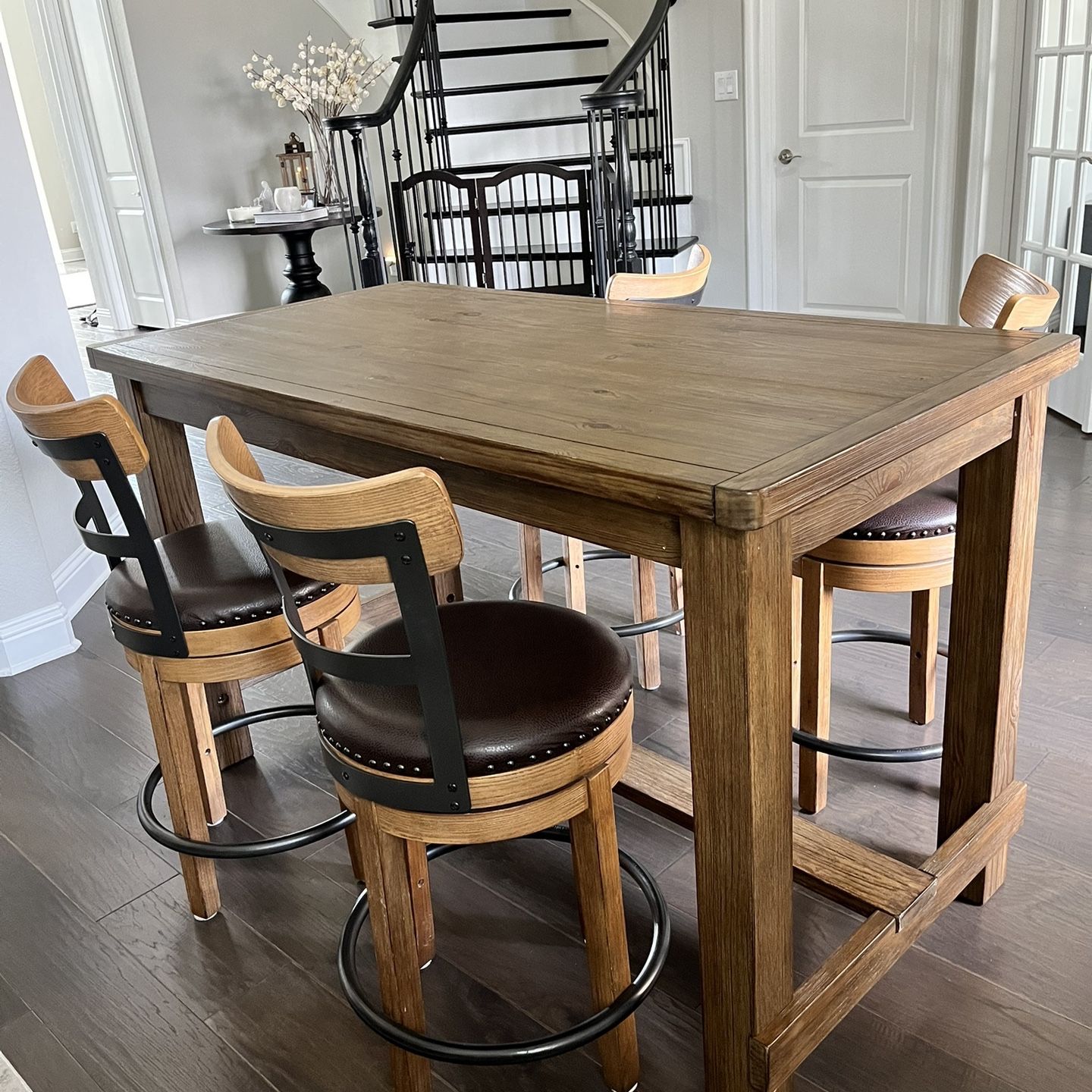 Bar Height Pub Table And 4 Chairs