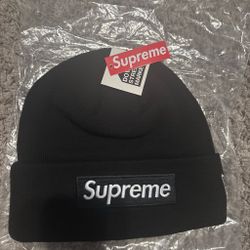 Black/white supreme beanie
