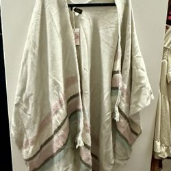 NWT Jessica Simpson Poncho 