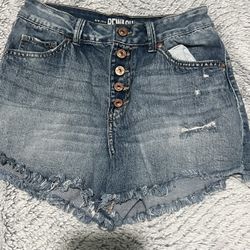 Women Short Size 7