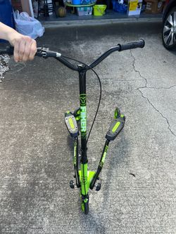 Y Volution Y Fliker SP5 Wiggle Scooter (3-Wheel Caster Scooter)