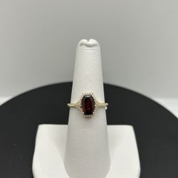 14KY Garnet/Diamond Ring