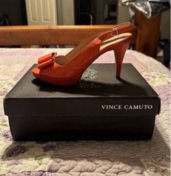WOMENS HEELS VINCE CAMUTO EUC SZ 7.5