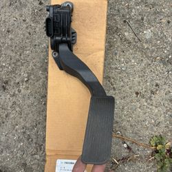2009 Chevy Silverado 2500 Hd Gm Gas Pedal Part 