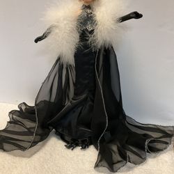 Collectible 1998 Steppin’ Out Barbie Doll