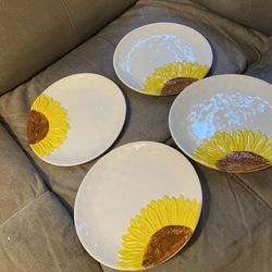 Beautiful 4 Sunflowers Plates