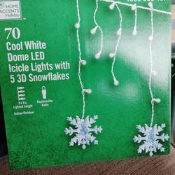 70 Cool White LED Lights Sniwflakes
