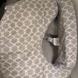 breastfeeding pillow