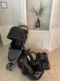 Britax Trio Stroller/ Car seat/ Base/ Bug Net