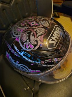 SHOEI WOMENS LARGE HELMET