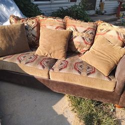 Very Nice Comfy Couch