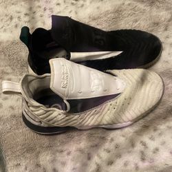Colombian Silver Tennis Shoes for Sale in Riverview, FL - OfferUp