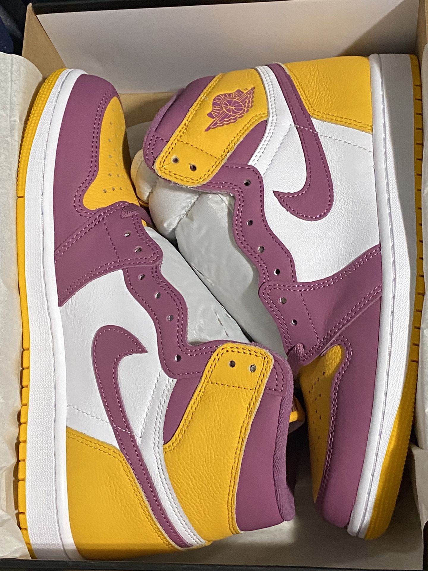 jordan 1 university gold and bordeaux