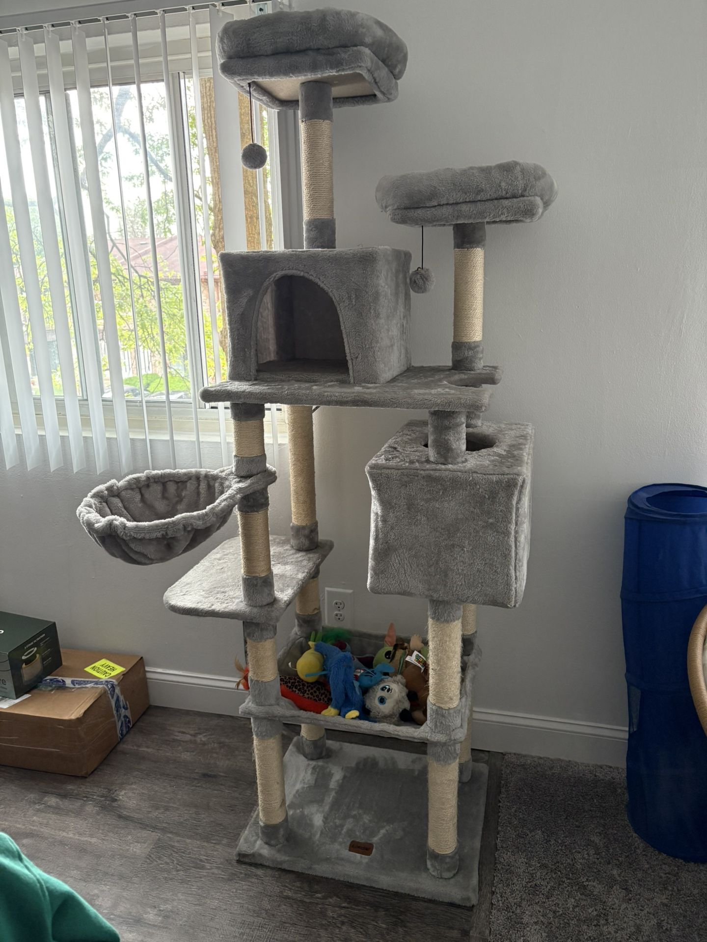 75in Cat Tower