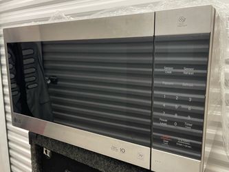 LG NeoChef 2.0 Cu. Ft. 1200W Stainless Microwave – Excellent Condition