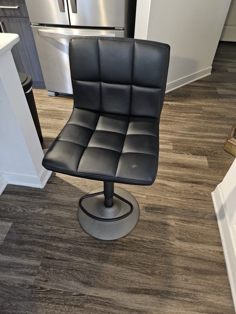 2 Bar/Counter Stools