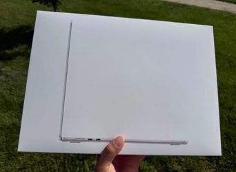 Apple - MacBook Air 15-inch Laptop - M5 chip with 10-core CPU and 10-core GPU - 16GB Memory - 512GB SSD