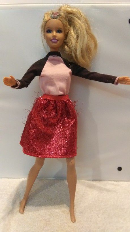 Vintage 1999 Barbie with Rainbow colored streaks in her hair