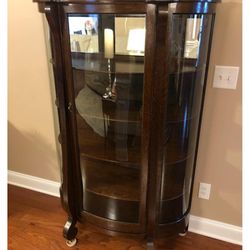 EARLY 1900 CURIO CABINET. SEE PHOTOS. READ DESCRIPTION IN POST.  CASH/ PICKUP ONLY