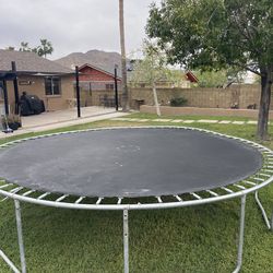 Free trampoline