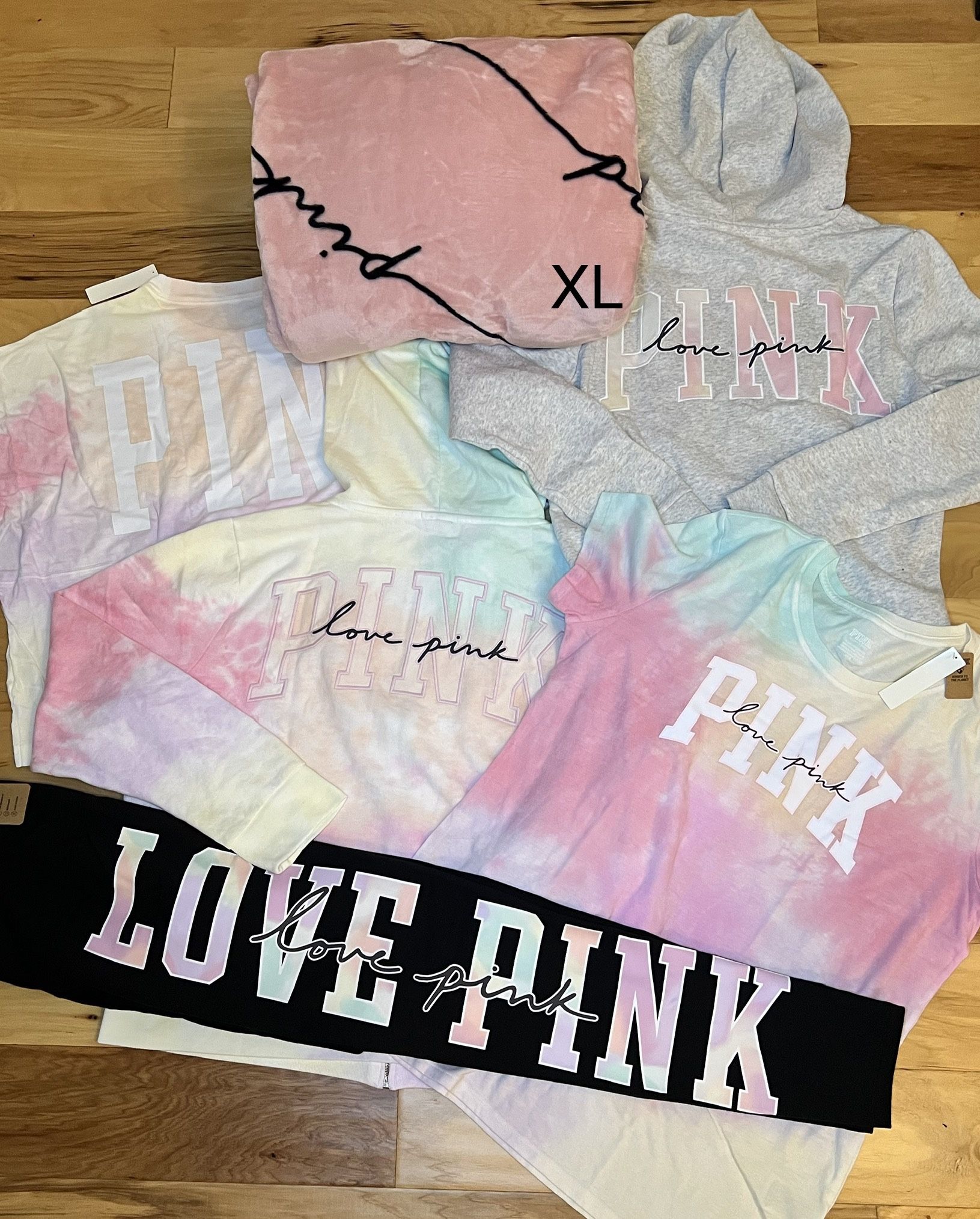 VS PINK BUNDLE FREYA TIE DYE LIMITED EDITION SET