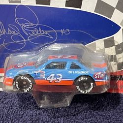 Richard Petty Matchbox 1992 Racing Super Stars #43 1:64 Scale Diecast Car 