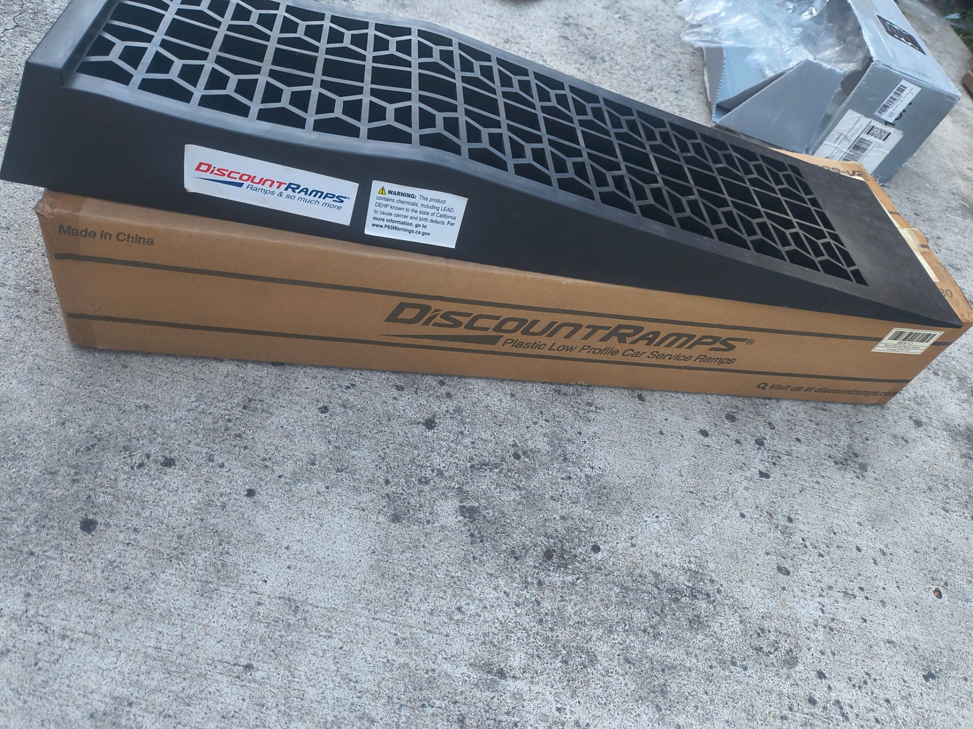 Heavy-duty Black Plastic low-profile vehicle service ramps