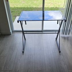 Computer table