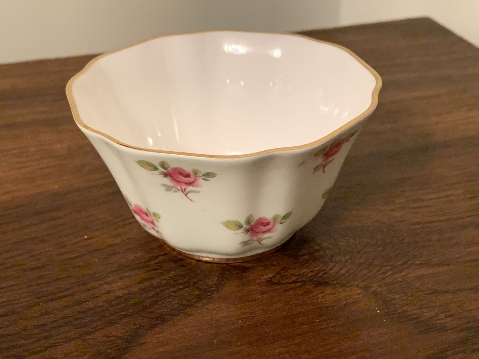 Royal Grafton Fine Bone China Open Sugar Bowl Gold Rim Holly Back Stamp Englandl