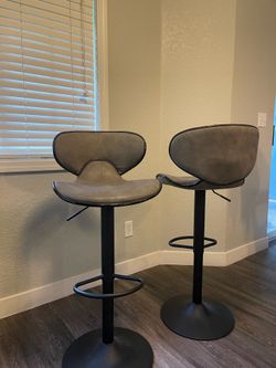 Set of 2 Adjustable Bar Stools – Like New