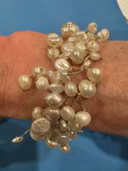 Beautiful Pearl Elasticized Bracelet