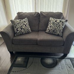 Sofa And Loveseat Excellent Condition !!