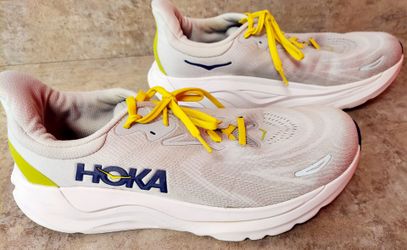 Hoka Arahi 8 Running Shoes