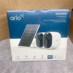 Arlo Essential Spotlight Camera + Solar Panel (2 Cameras + 1 Solar Panel)