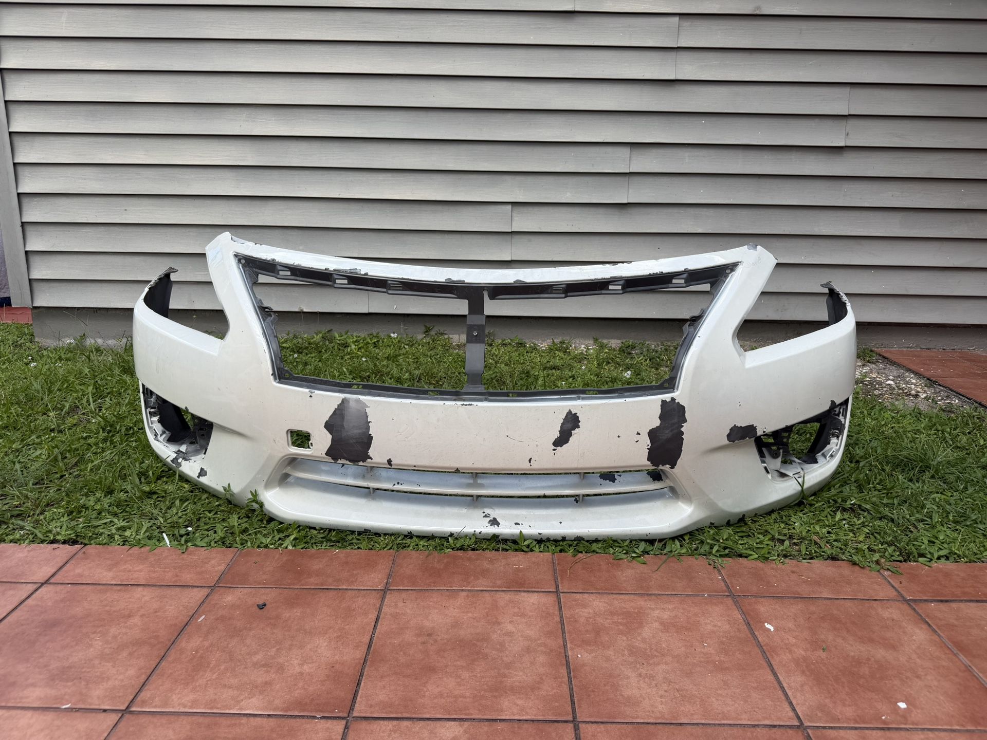 2014 Nissan Altima FRONT BUMPER