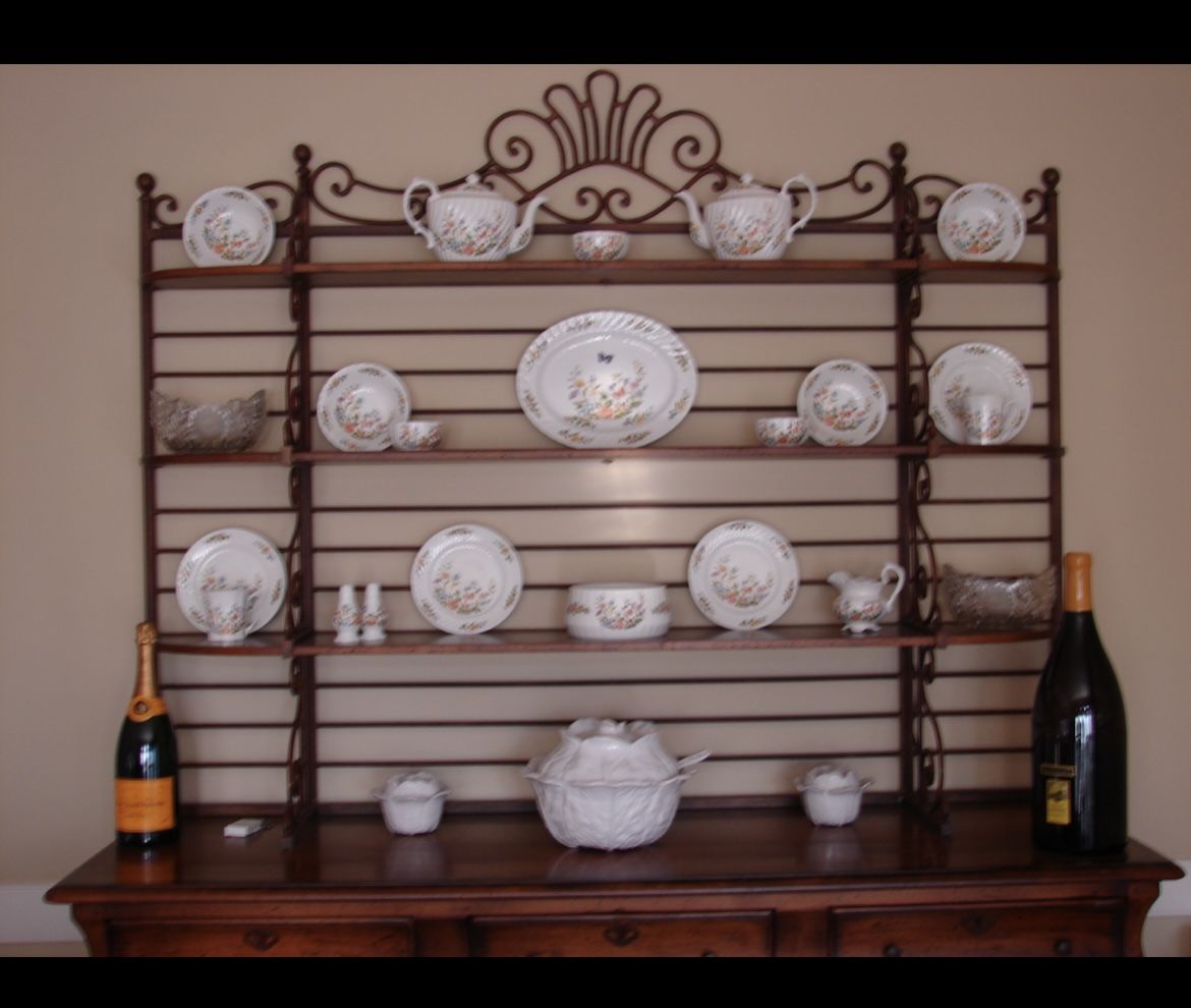 BEAUTIFUL BAKERS RACK