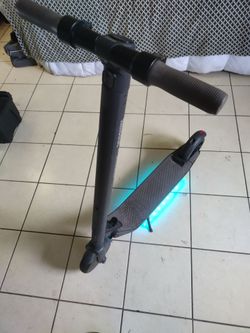 Segway ninebot - E-Scooter - Excellent, New battery, new charger, max 25Mph - $160