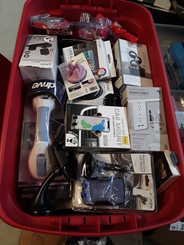 Brand New Items Any 3 For Only $8 In Weeki Wachee Erea Code 34613