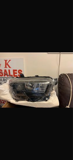 Headlights toyota tacoma 2019