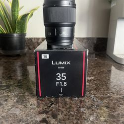 LUMIX 35mm F1.8