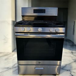 GE 30 in. 5.0 cu. ft. Freestanding Gas Range in Stainless Steel with Griddle