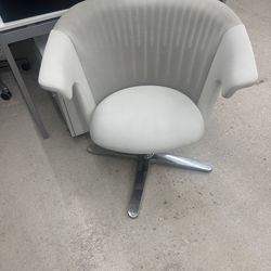 Steelcase i2i  swivel lounge or office chair
