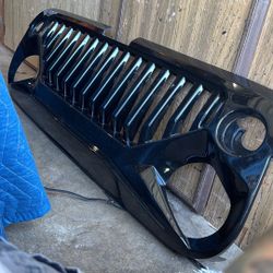 Newer Jeep Gladiator Front Grill Piece (read Description)