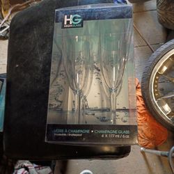 Champagne Glasses 