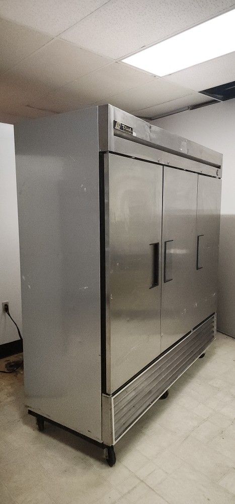 True Fridge/ 3 Door Commercial