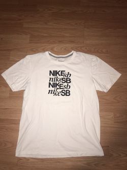 Nike SB Shirt (Size: Medium)
