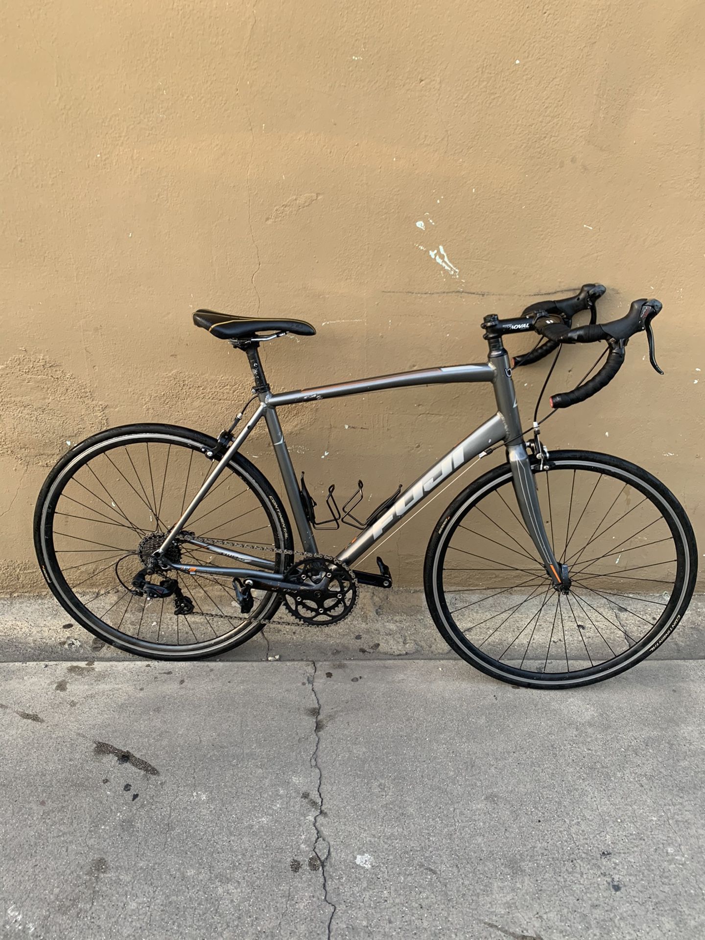 Road bike Fuji size 54 $450 OBO