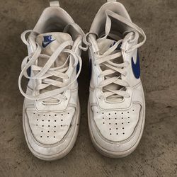 Nike shoes size 4.5