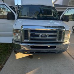 2010  Ford Econoline 250