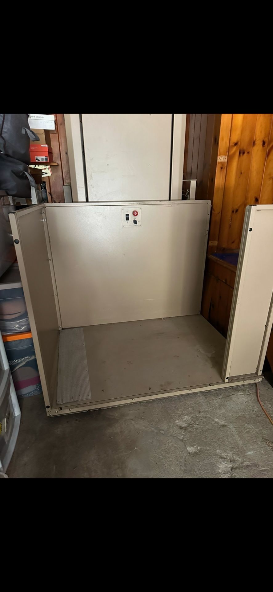 Vertical Platform Lift VPL 3100B